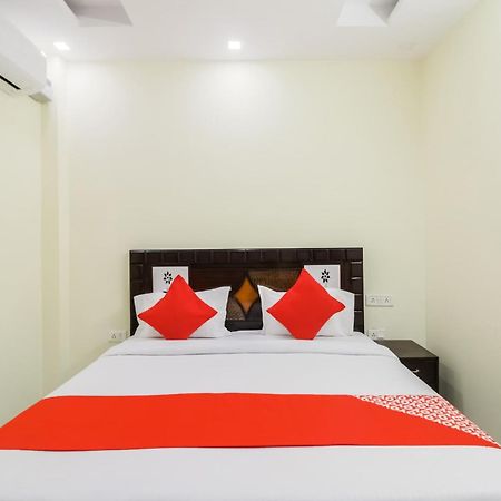 Golden Bridge Hotel New Delhi Exterior photo