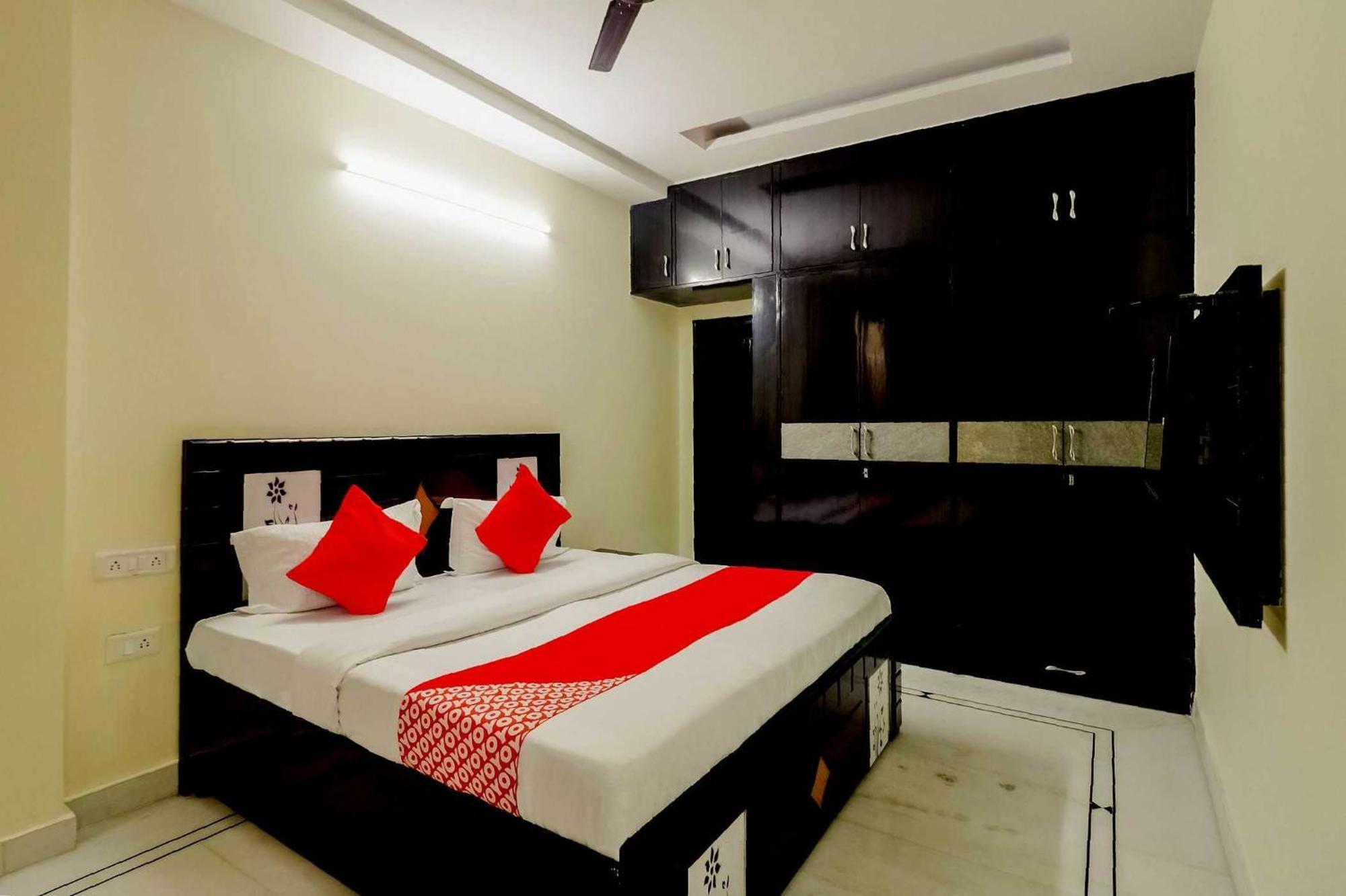 Golden Bridge Hotel New Delhi Exterior photo