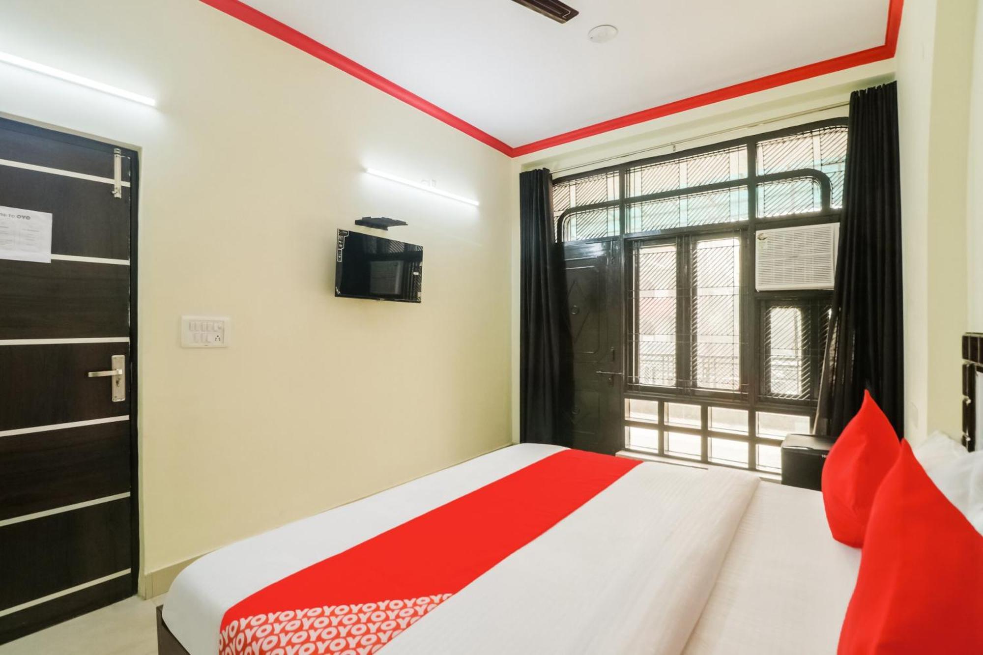 Golden Bridge Hotel New Delhi Exterior photo